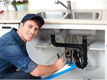 friendly plumber servicing New York